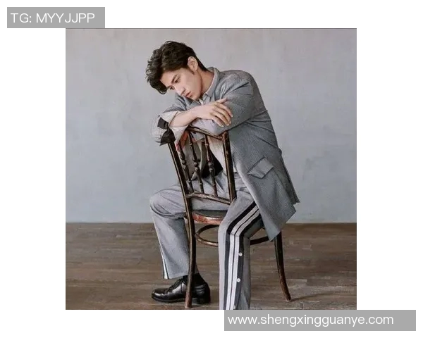 西装革履下的魅力足球明星展现帅气风范与时尚品味